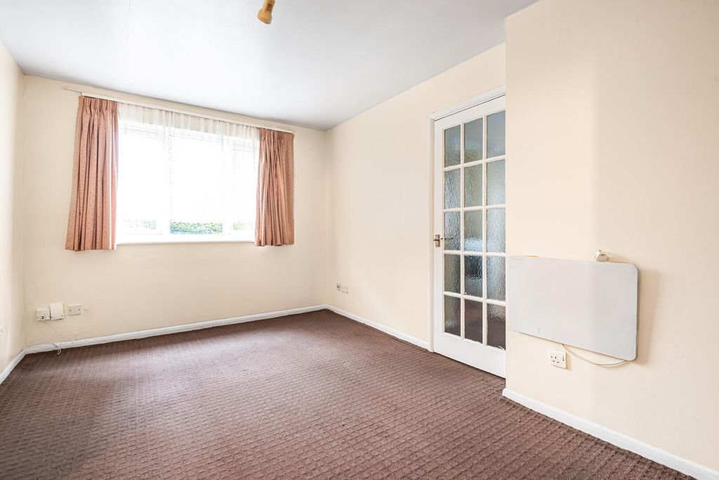 Property photo 2 of 17 Living Room