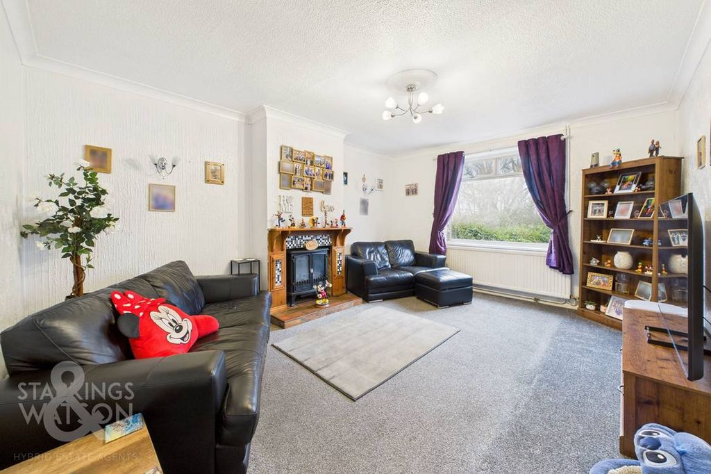 Property photo 2 of 27