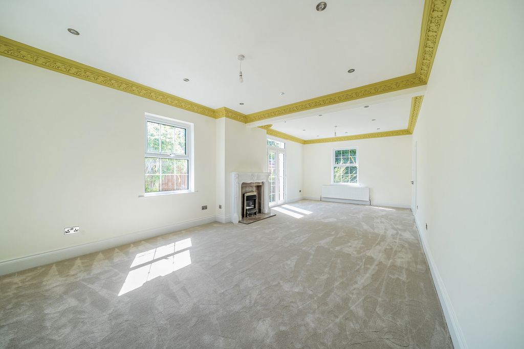 Property photo 2 of 23 1293385-21-6824E2...