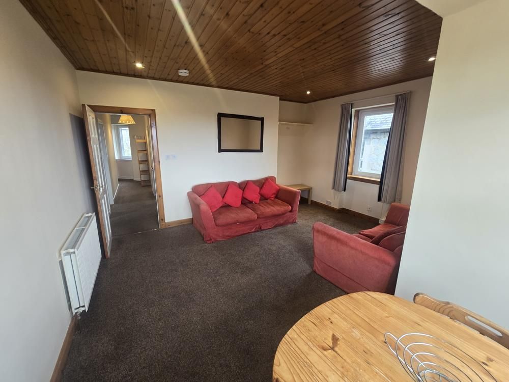 Property photo 2 of 6 Lounge
