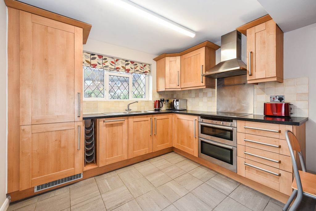 Property photo 3 of 23