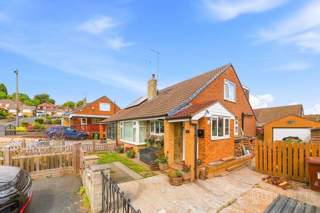 Property photo 2 of 33