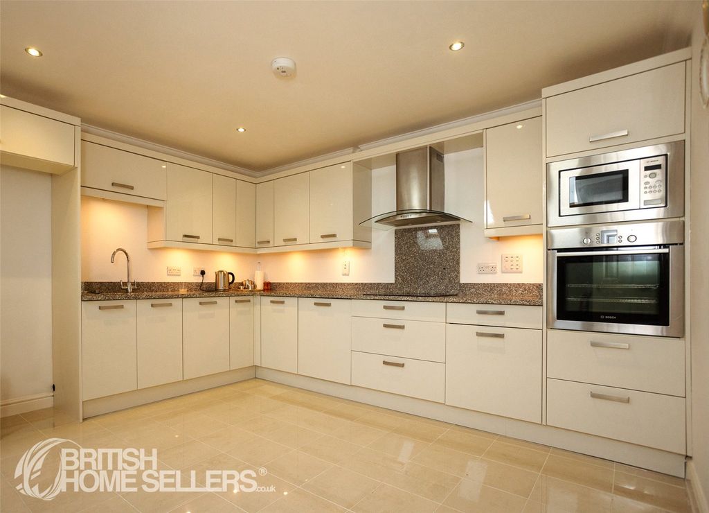 Property photo 2 of 39 Picture No. 30