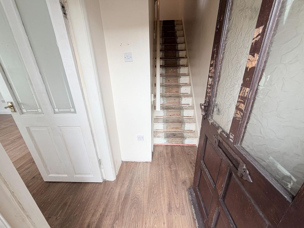 Property photo 2 of 19 Hall