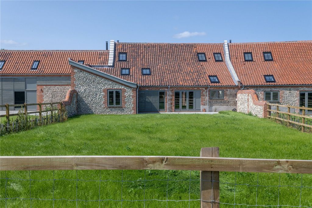 Property photo 2 of 15 Picture No. 16