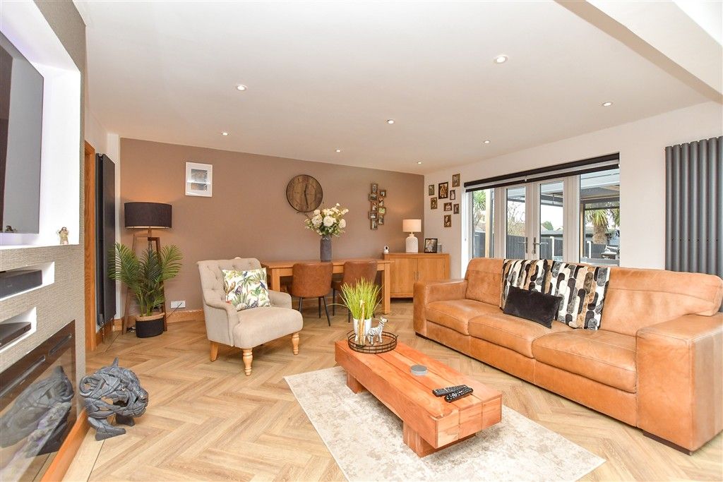 Property photo 3 of 16 Kitchen/ Living Area