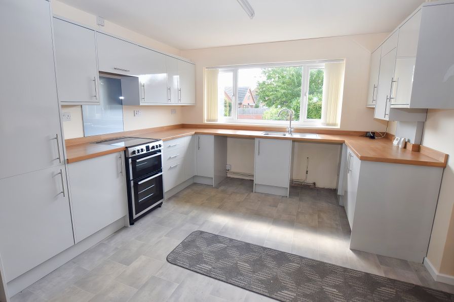 Property photo 2 of 18 Dining Kitchen 1