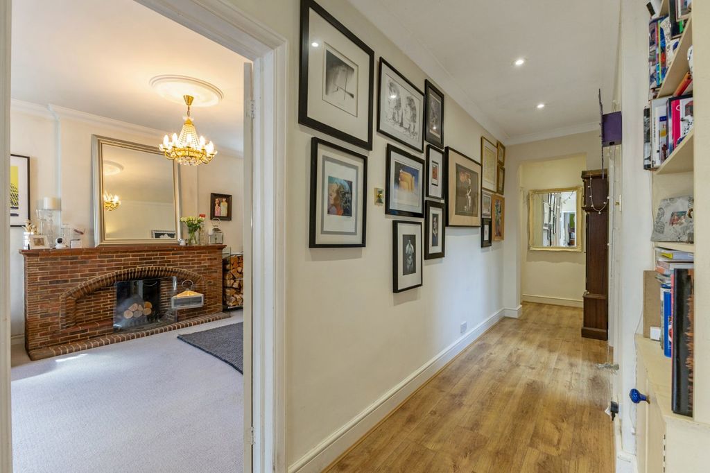 Property photo 3 of 15 Entrance Hall