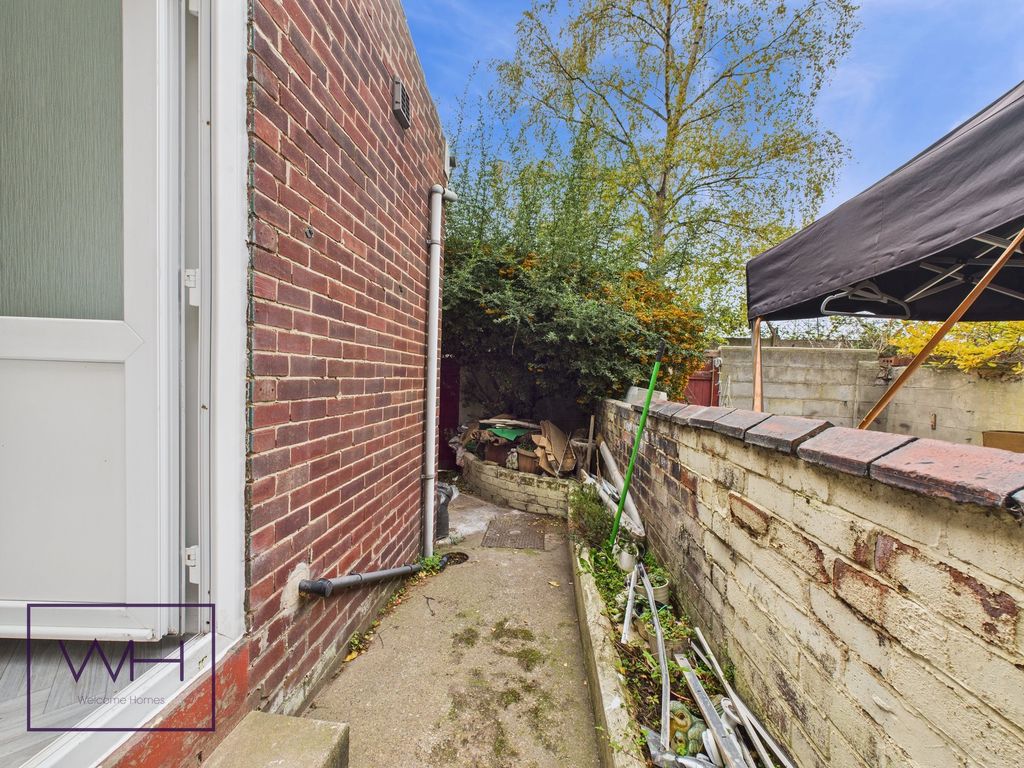 Property photo 2 of 10 Cam03785G0-Pr0315-Still009