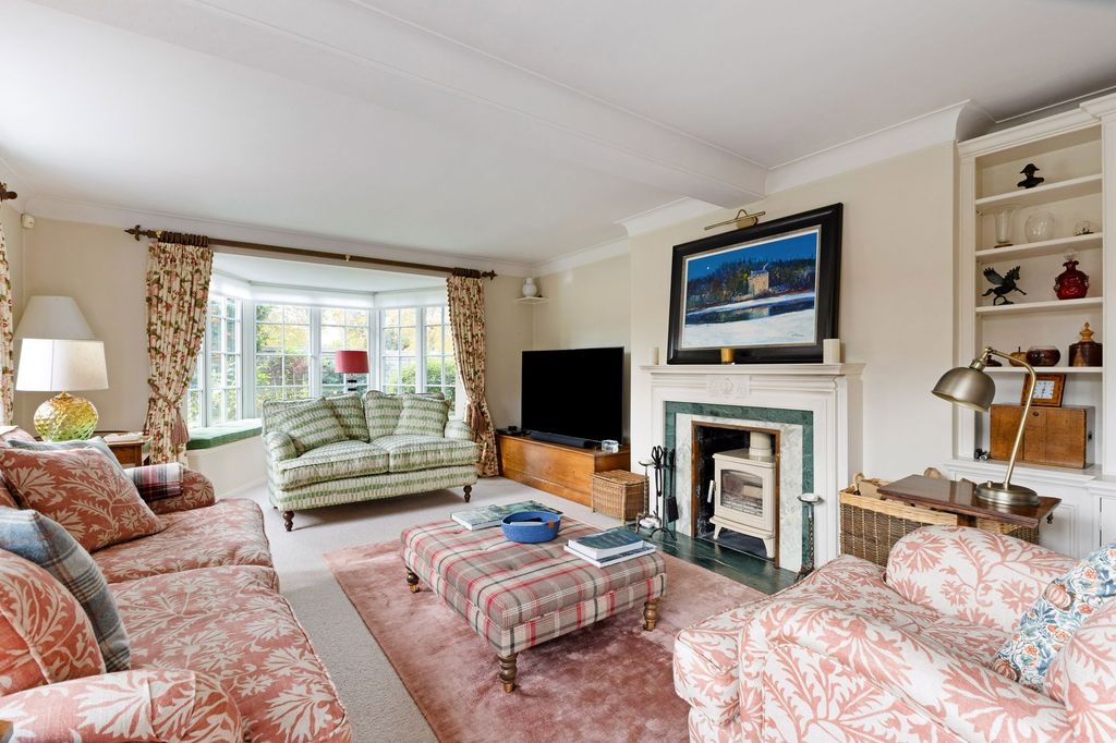 Property photo 2 of 34