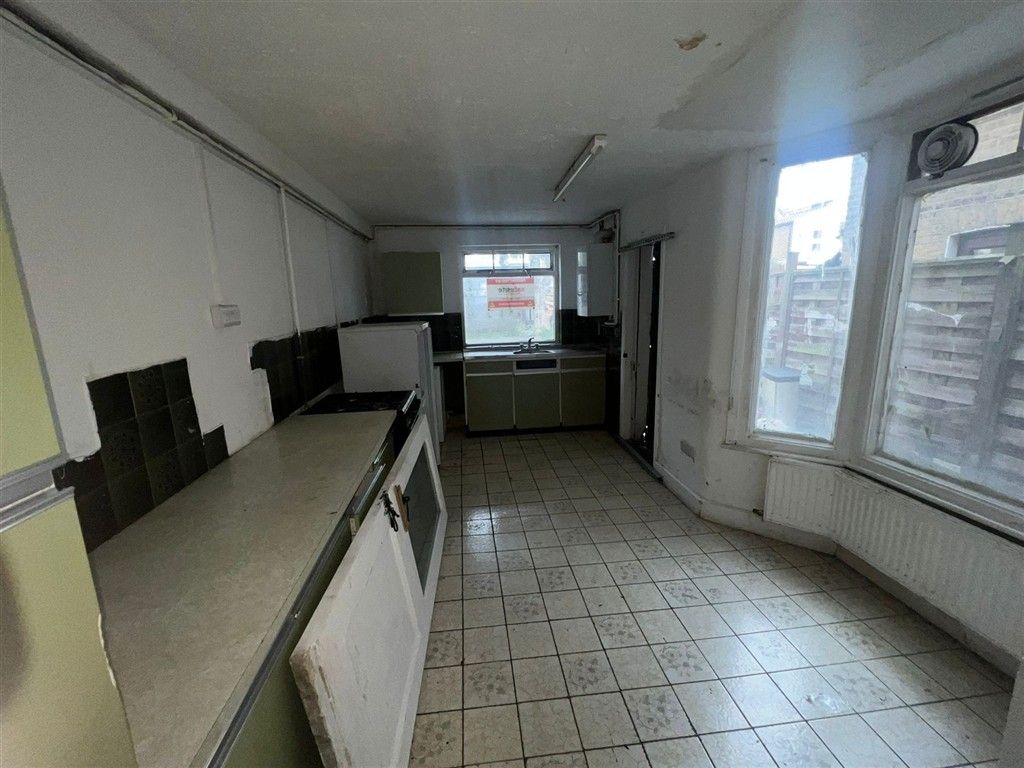 Property photo 3 of 8 Kitchen B