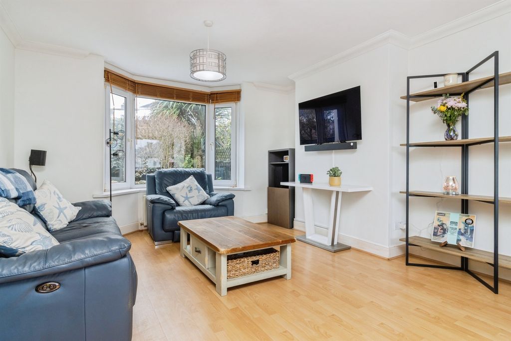 Property photo 2 of 34