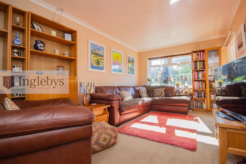 Property photo 2 of 45