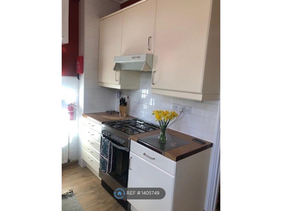 Property photo 2 of 11 Kitchen