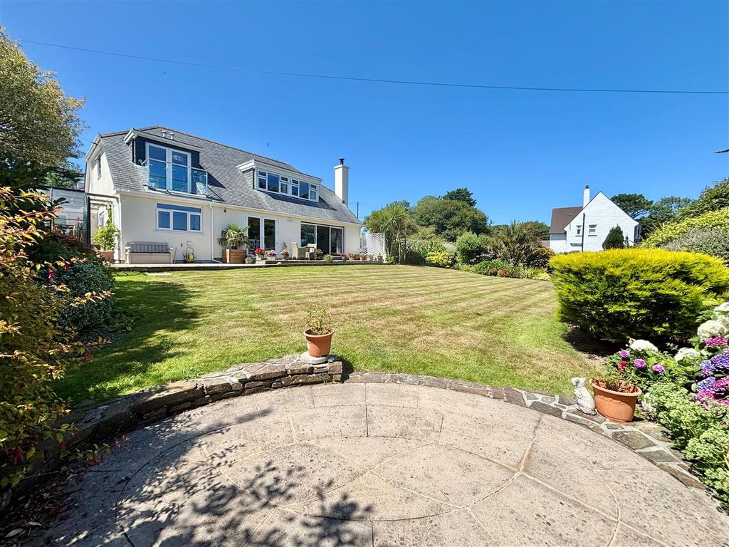 Property photo 3 of 27
