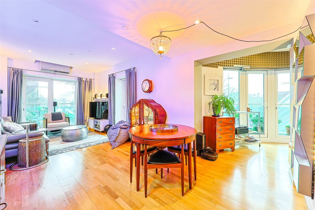 Property photo 3 of 18 Picture No. 12