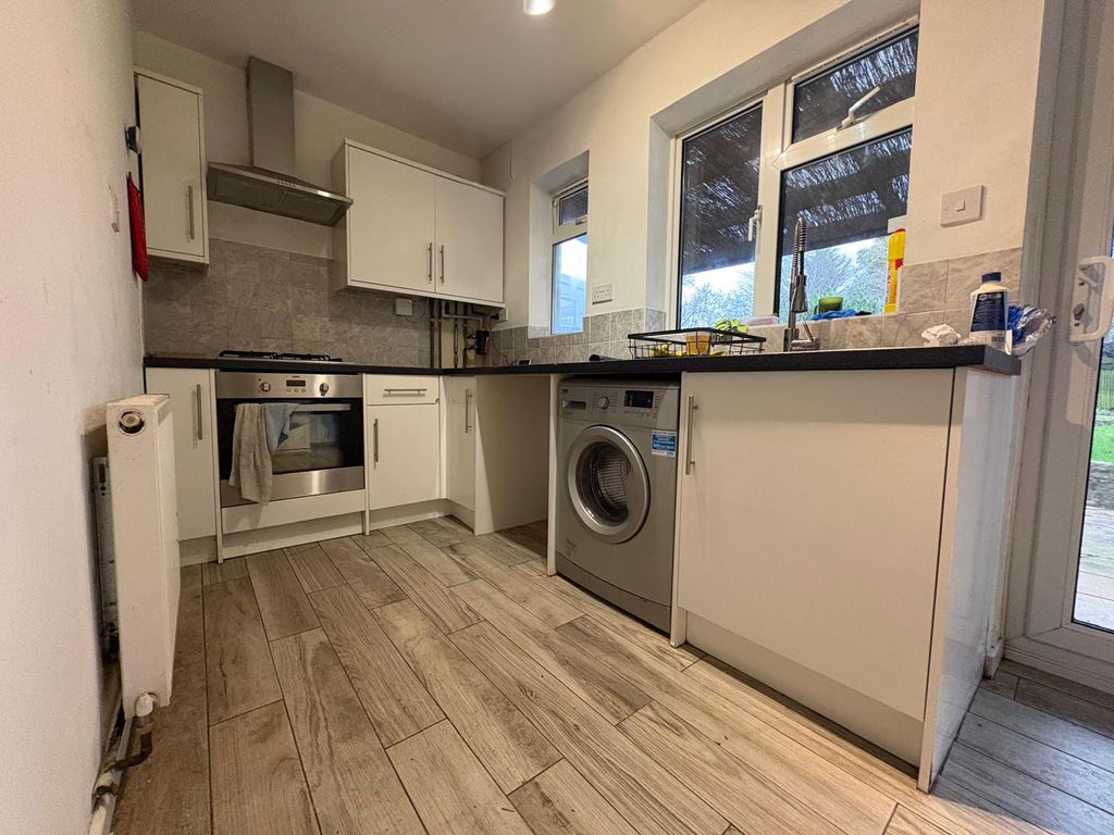 Property photo 2 of 19 Image