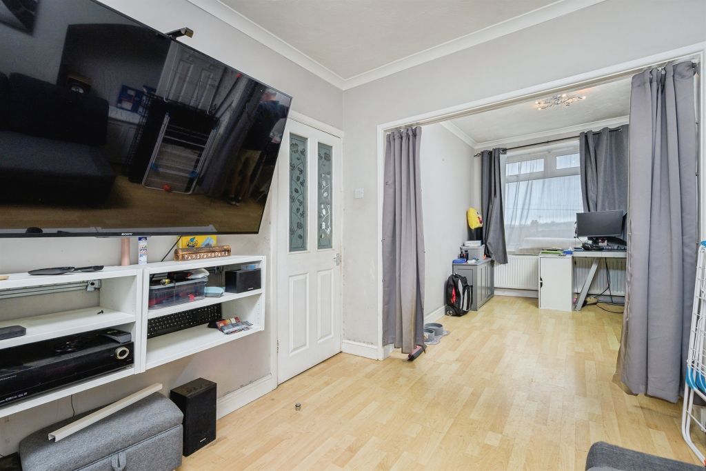 Property photo 3 of 18