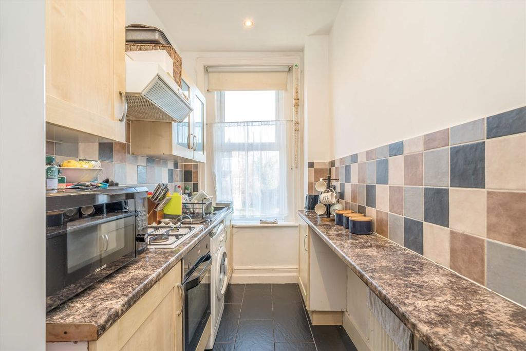 Property photo 3 of 6