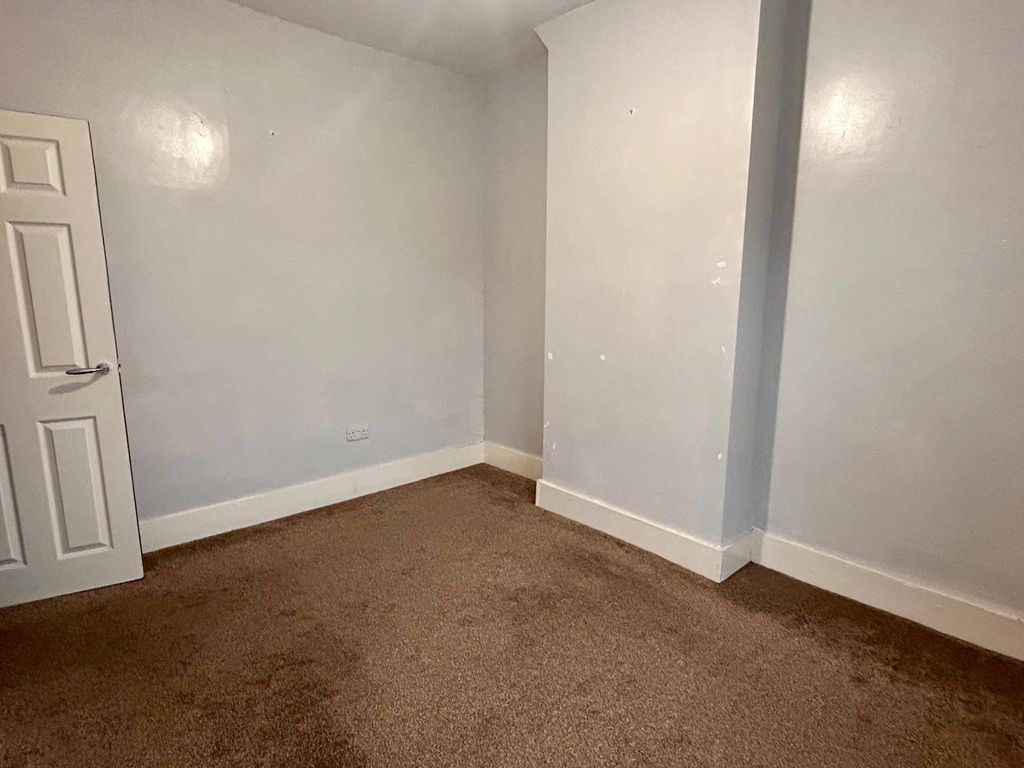 Property photo 3 of 8 Gallery