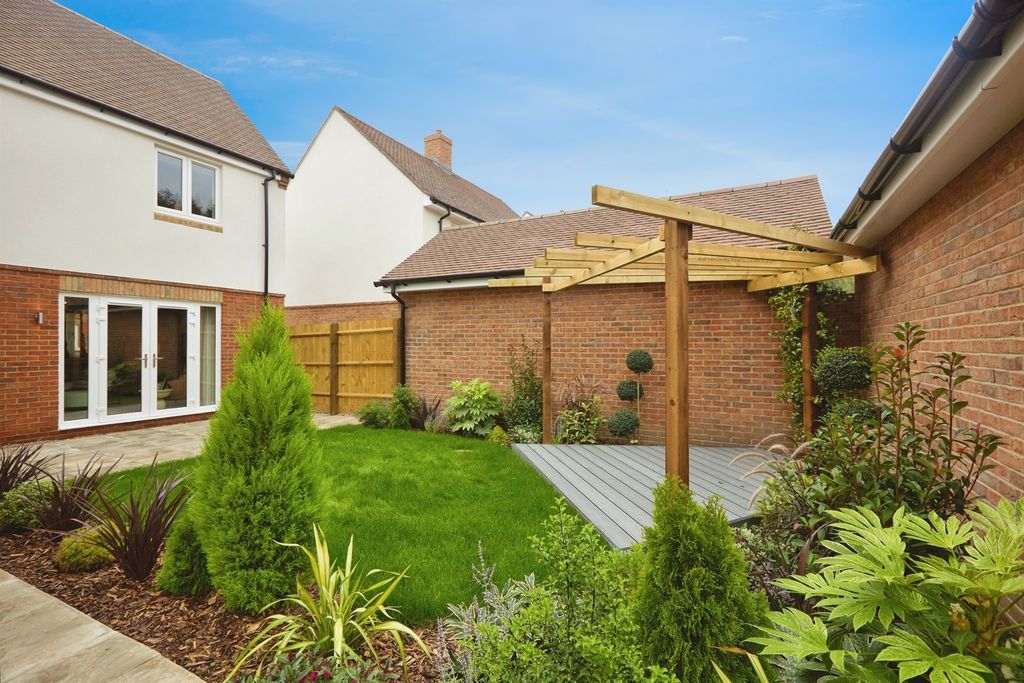 Property photo 2 of 17