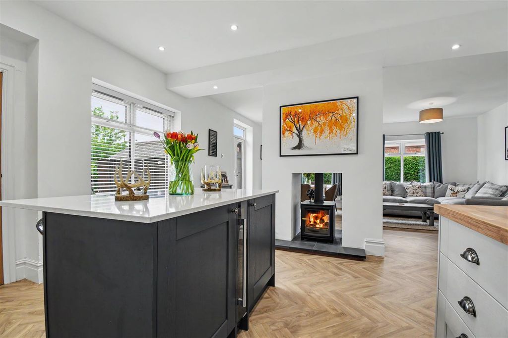 Property photo 2 of 26 Open Plan Kitchne