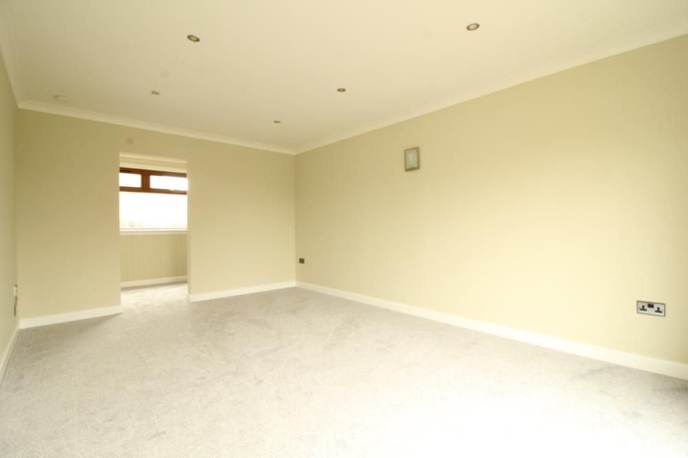 Property photo 3 of 10 Living Room
