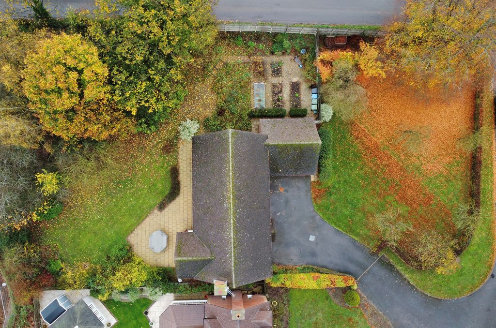 Property photo 2 of 8