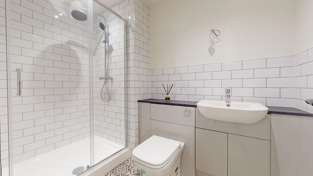 Property photo 3 of 11 4396882