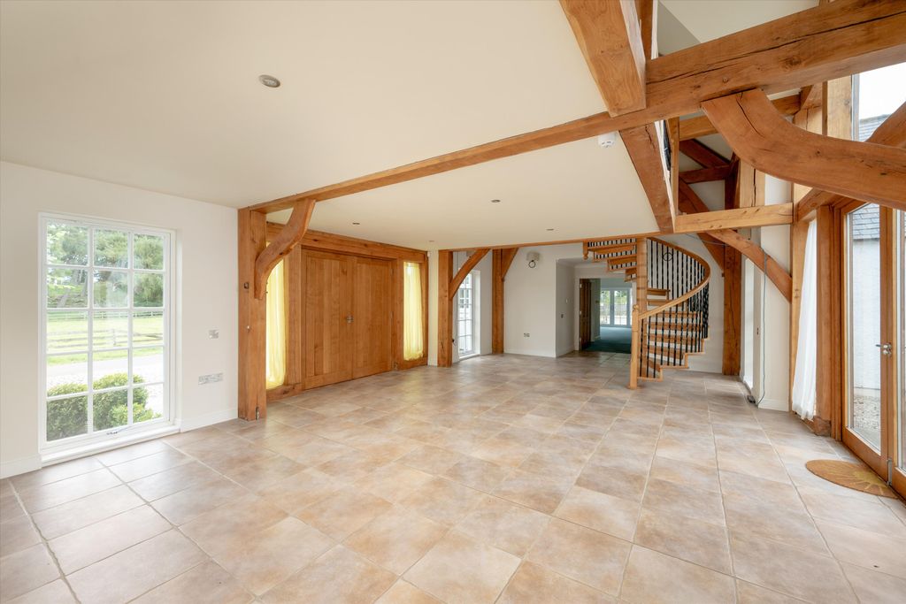 Property photo 2 of 28 Image