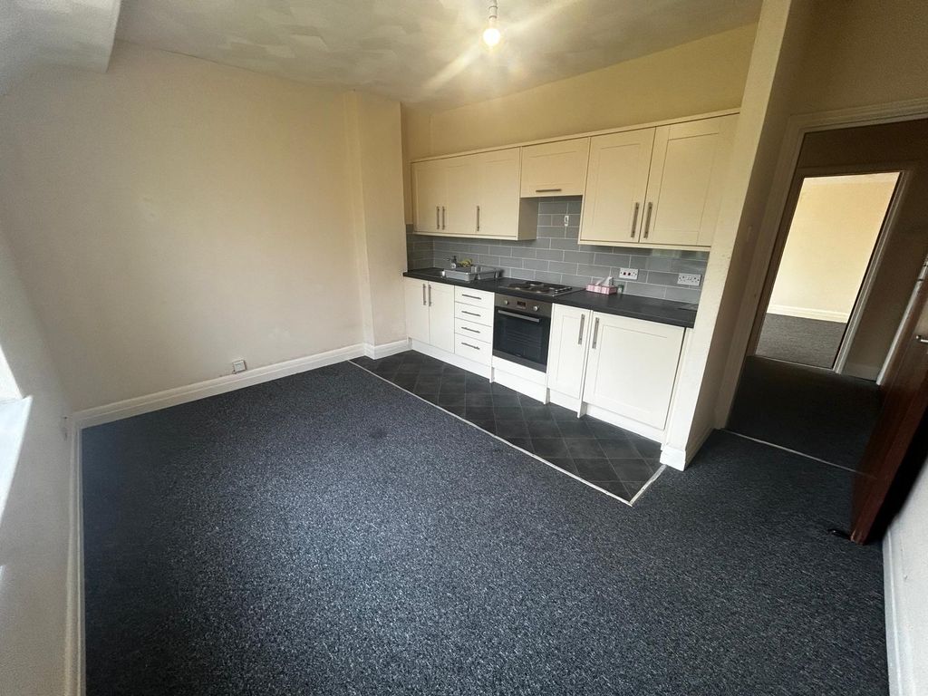 Property photo 1 of 4 Kitchen