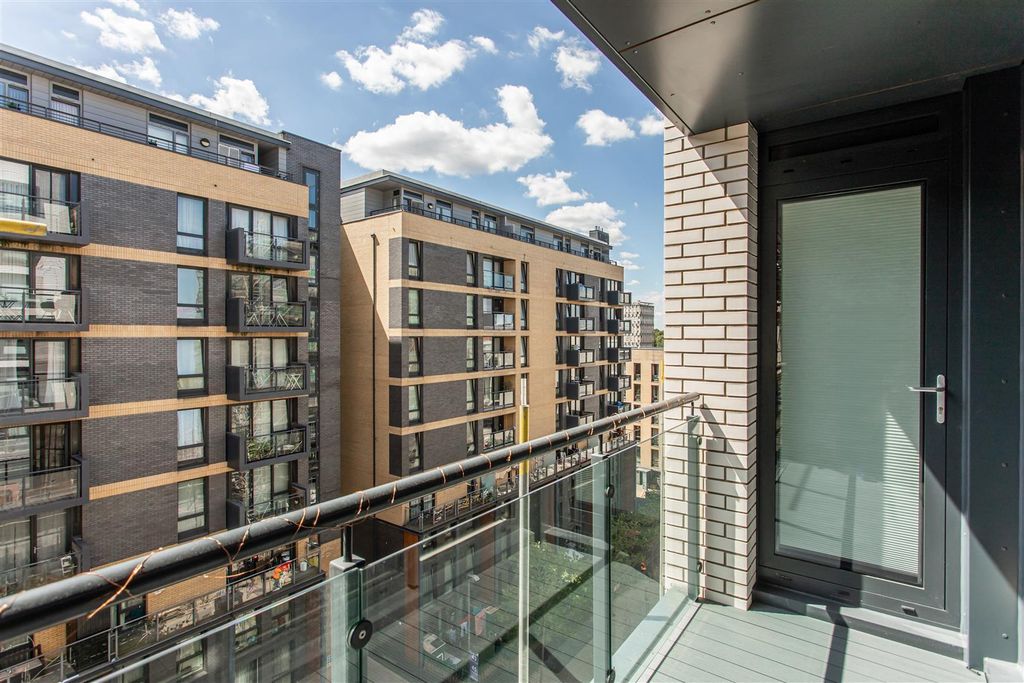 Property photo 1 of 15 Balcony