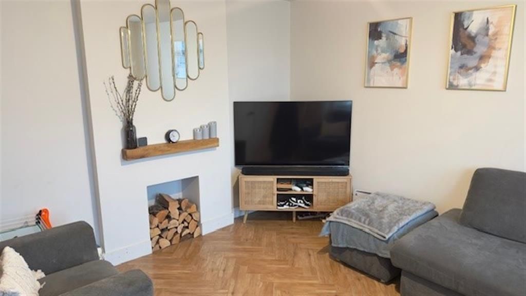 Property photo 2 of 17 Lounge