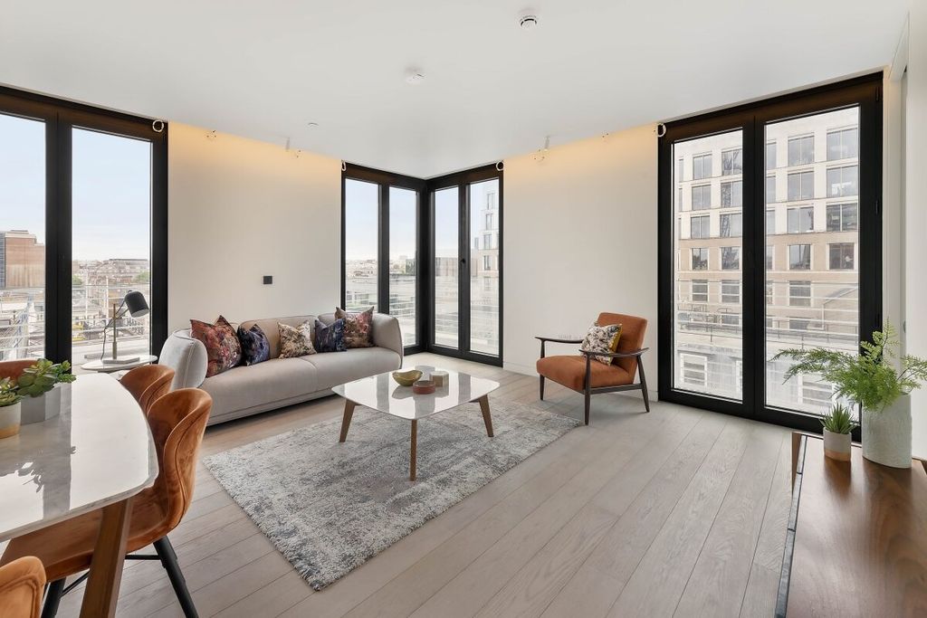 Property photo 1 of 16 Awinship-9165-01-...