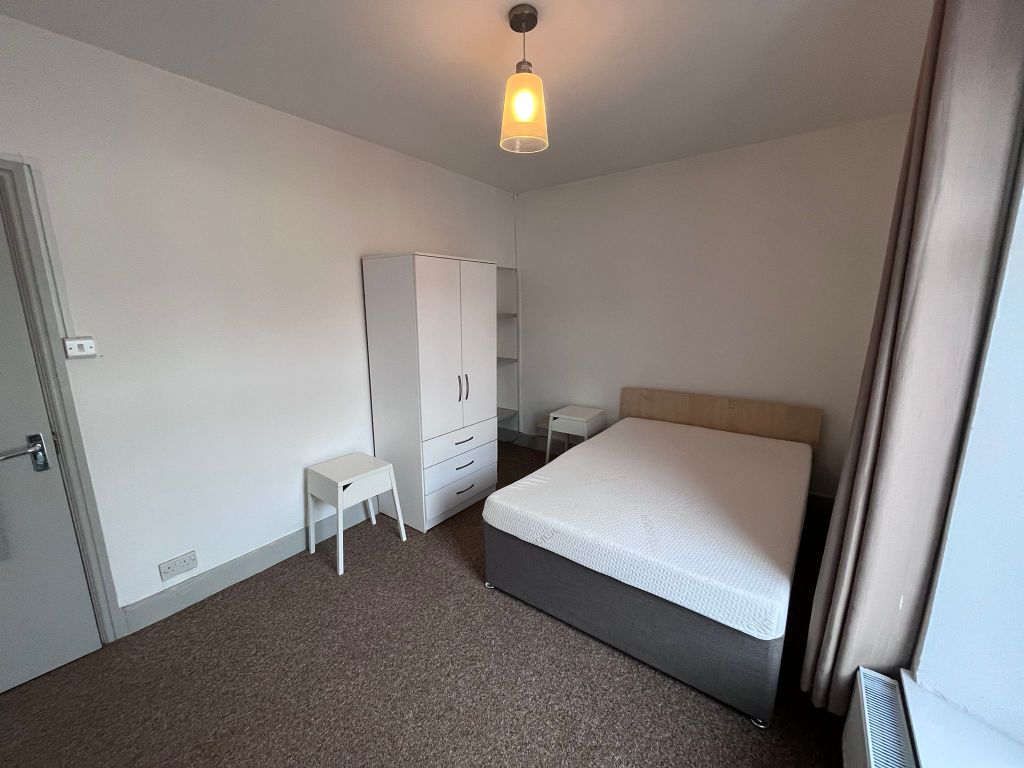 Property photo 3 of 12 Master Bedroom