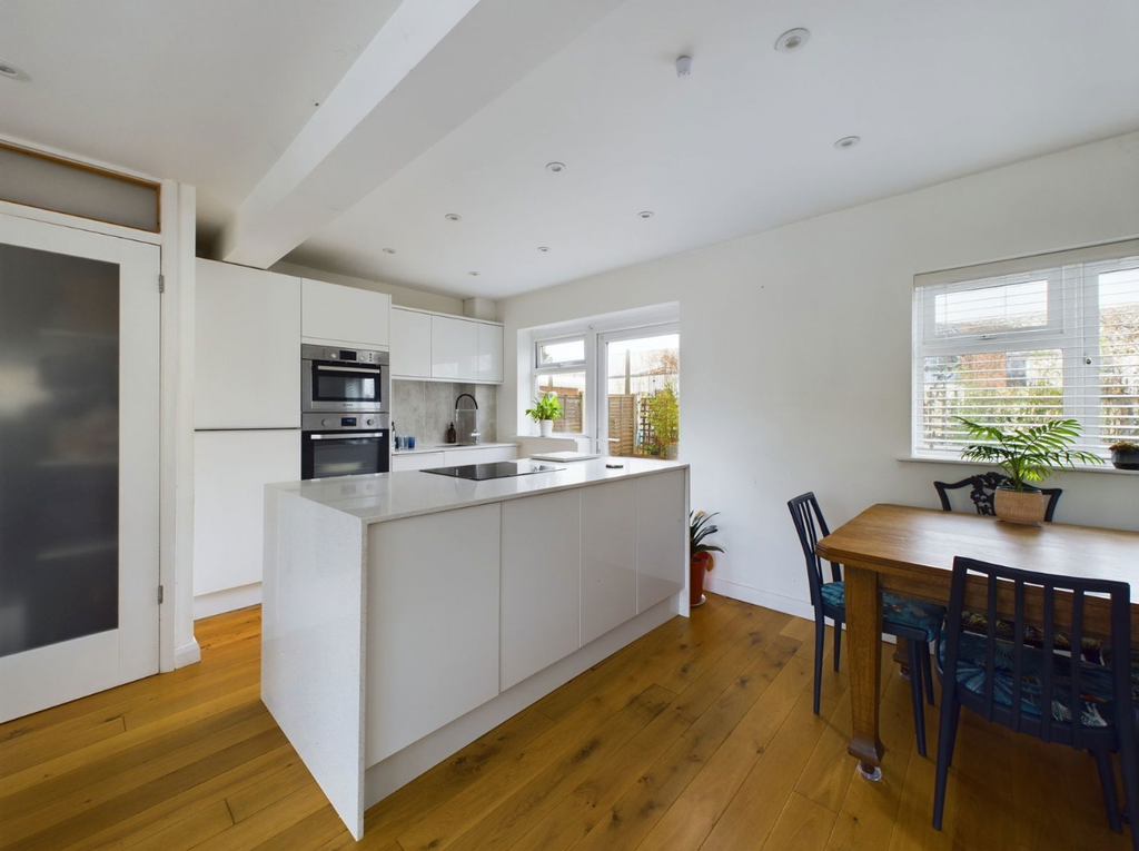 Property photo 2 of 17 Capture