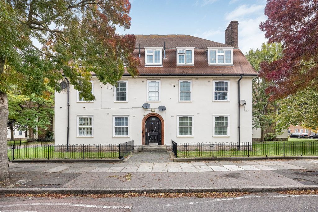 Property photo 3 of 12