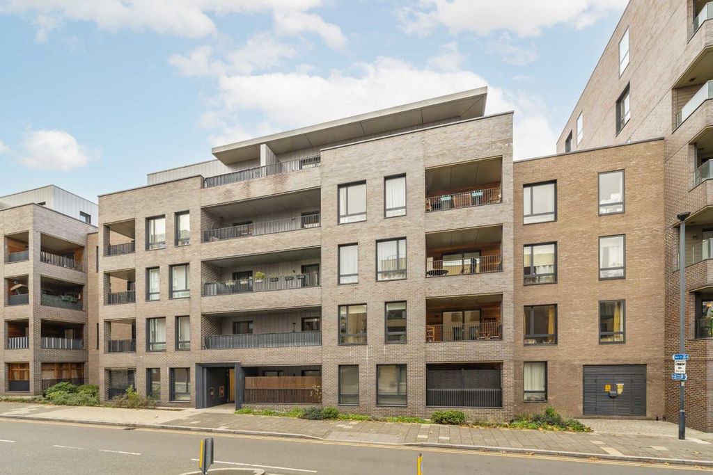 Property photo 1 of 8