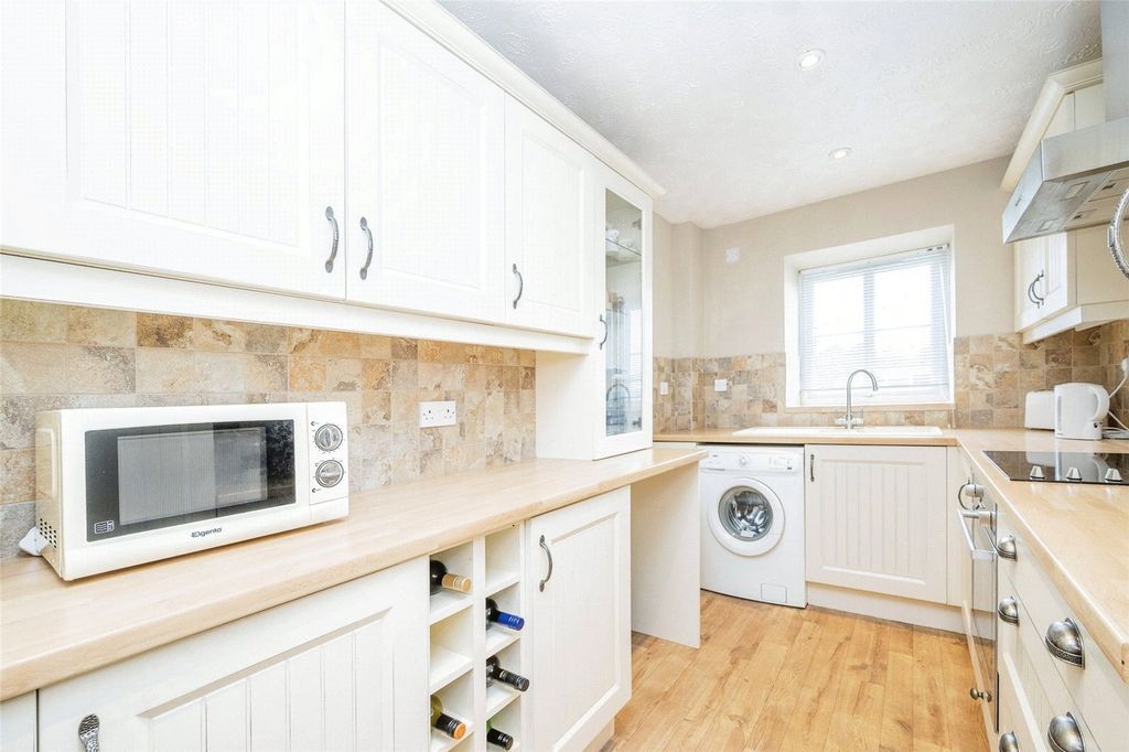 Property photo 2 of 15 Picture No. 13