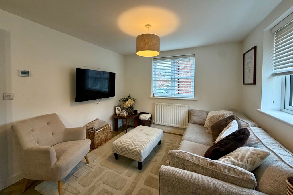 Property photo 3 of 10