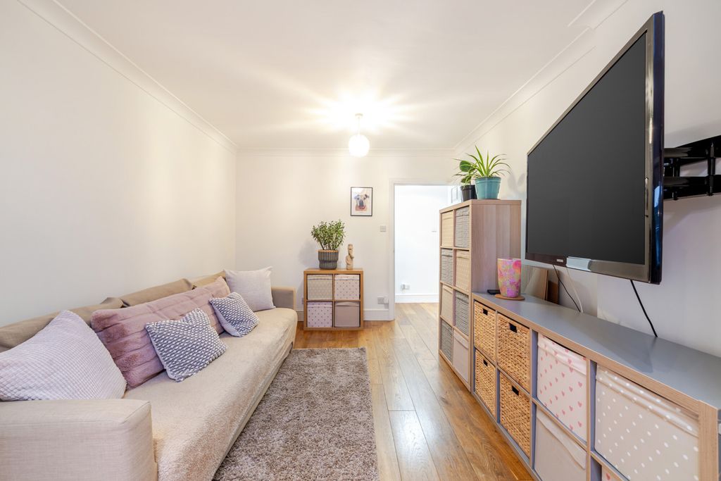 Property photo 3 of 21 1369149-20-68Eff0...