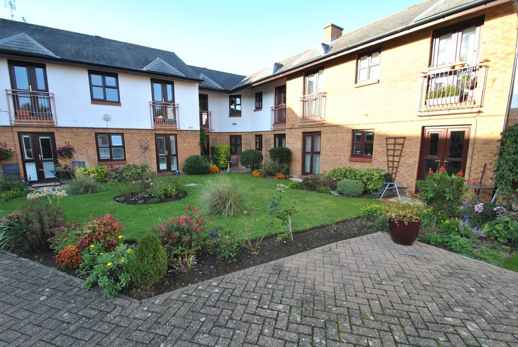 Property photo 2 of 12