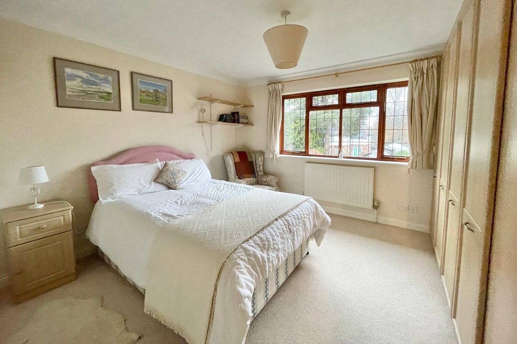 Additional image 18 of 4 bed detached house for saleSycamore Road, Farnborough GU14