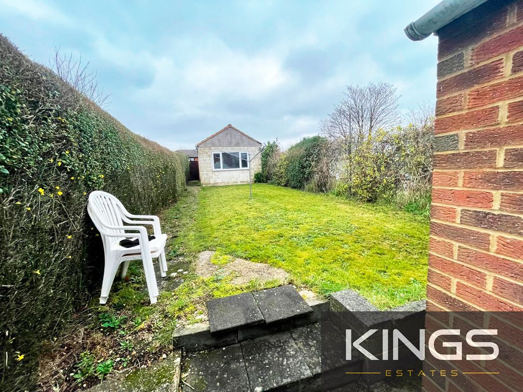 Property photo 2 of 11 24 Broadlands Rd (20) Logo