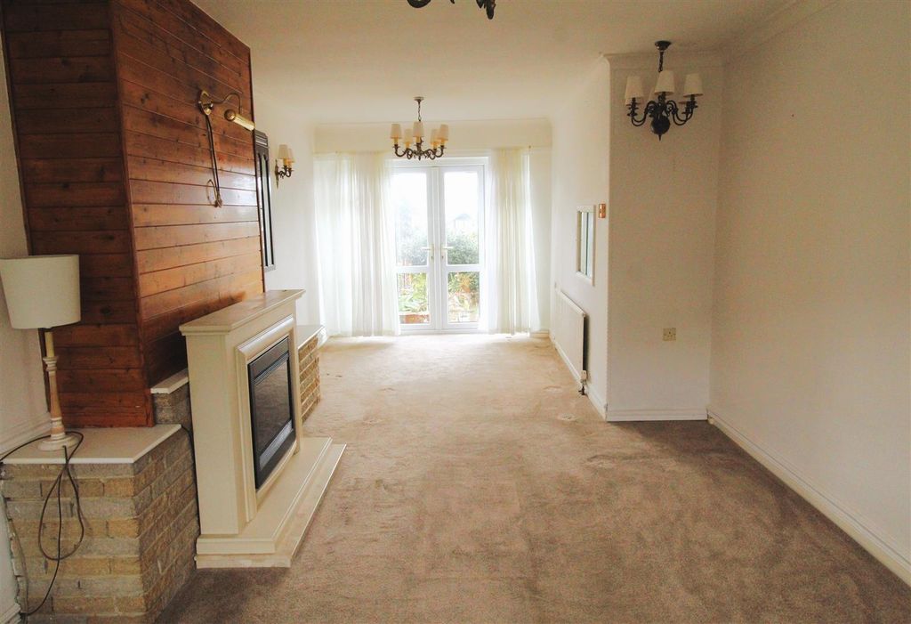 Property photo 3 of 18 Lounge_1.Jpg