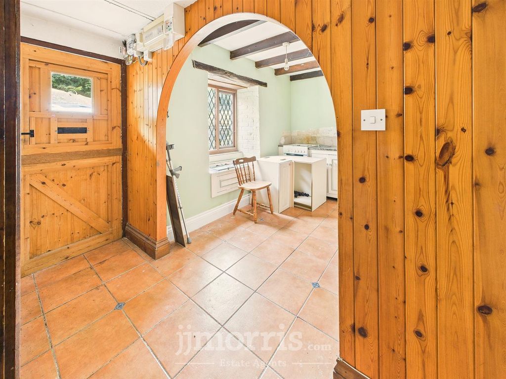 Property photo 2 of 20 Cam05297G0-Pr0075-Still014.Jpg