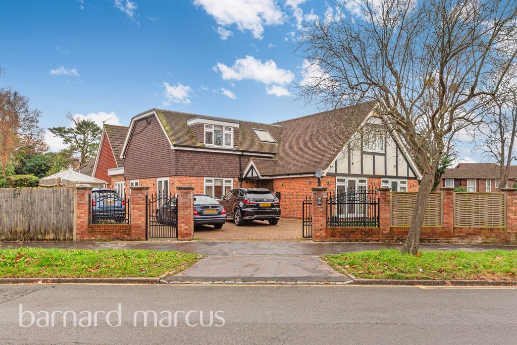 Property photo 1 of 16