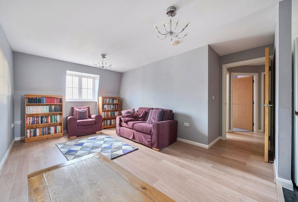 Property photo 3 of 7 Picture No. 20