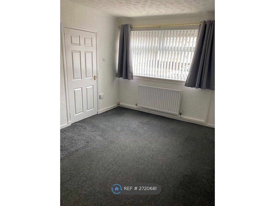 Property photo 3 of 15 Living-2