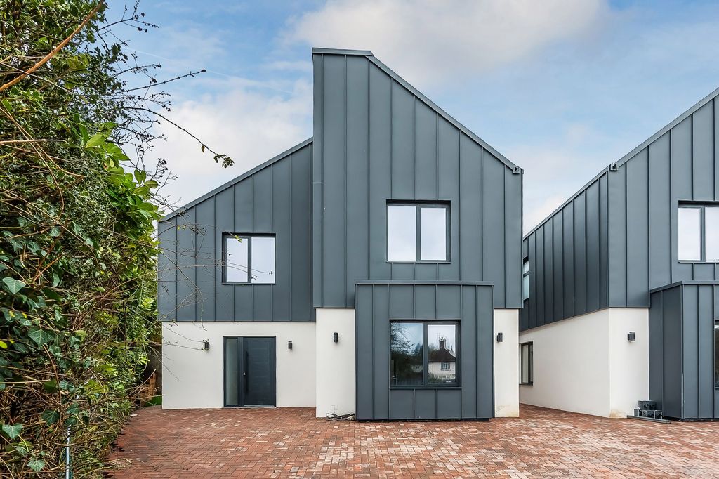 Property photo 1 of 25